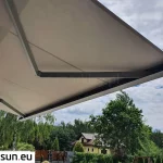 The Moderno Mol terrace awning is equipped with a cassette with a modern, eye-catching design