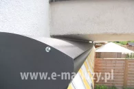 half-cassette awning, rain awning cover, awning protection half-cassette. The photo shows an example of attaching the half-cassette to the Jamaica awning.